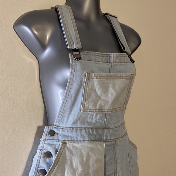 Hollister Light Blue Patchwork Denim Short Overalls - Picture 3 of 7